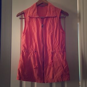 Columbia Utility Vest in Coral
